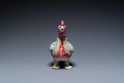 A Chinese famille rose rooster-shaped ewer, Qianlong