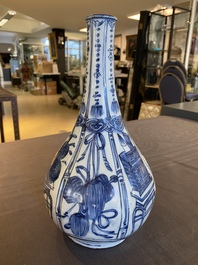 A Chinese blue and white kraak porcelain bottle vase, Wanli