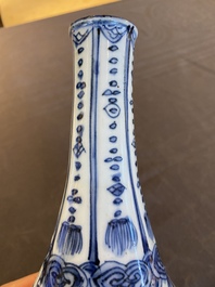 A Chinese blue and white kraak porcelain bottle vase, Wanli