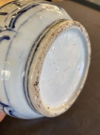 A Chinese blue and white kraak porcelain bottle vase, Wanli