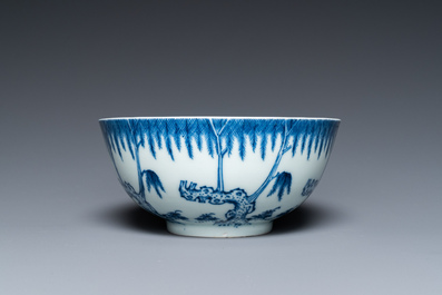 Een Chinese blauw-witte 'Bleu de Hue' kom voor de Vietnamese markt, Ngoạn ngọc 玩玉 merk, 19e eeuw