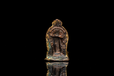 Bouddha miniature en bronze dor&eacute; et laqu&eacute;, Tibet ou N&eacute;pal, 15/16&egrave;me