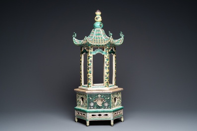 Een zeldzame Chinese verte biscuit pagode, 19e eeuw
