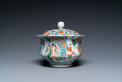 17 pieces from a Chinese Canton famille verte tea service, 19th C.