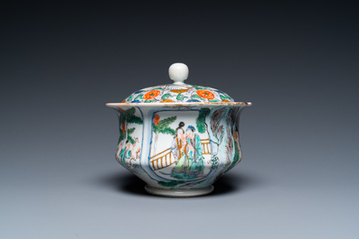 17 pieces from a Chinese Canton famille verte tea service, 19th C.
