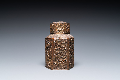 A Chinese gilt-lacquered pewter alloy tea caddy and cover, 19th C.