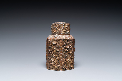 A Chinese gilt-lacquered pewter alloy tea caddy and cover, 19th C.