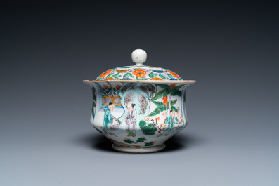 17 pieces from a Chinese Canton famille verte tea service, 19th C.