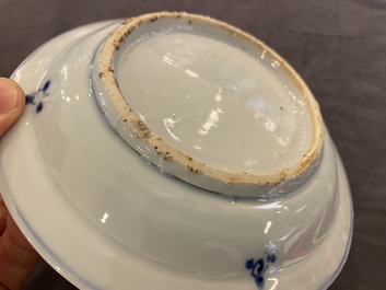 Coupe en porcelaine de Chine en bleu, blanc et rouge de cuivre &agrave; d&eacute;cor d'un p&ecirc;cheur pour le march&eacute; japonais, Tianqi