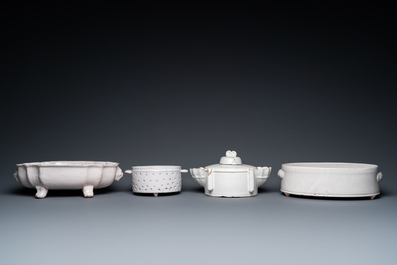 Belle collection de fa&iuml;ences blanches monochromes, France et Pays-Bas, 18/19&egrave;me