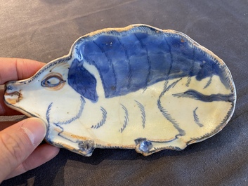 Coupe en forme de cochon en porcelaine de Chine ko-sometsuke pour le Japon, Tianqi