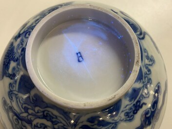Een Chinese blauw-witte 'Bleu de Hue' kom voor de Vietnamese markt, Tự Đức periode, eind 19e eeuw