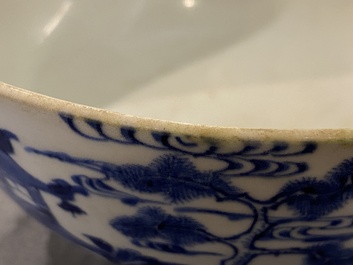 Een Chinese blauw-witte 'Bleu de Hue' kom voor de Vietnamese markt, Nh&atilde; Ngọc 雅玉 merk, 19e eeuw