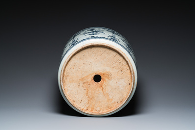 A fine Chinese blue and white 'sanduo' jardini&egrave;re, Qianlong