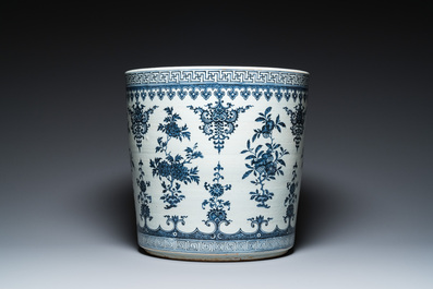 A fine Chinese blue and white 'sanduo' jardini&egrave;re, Qianlong