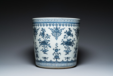 A fine Chinese blue and white 'sanduo' jardini&egrave;re, Qianlong