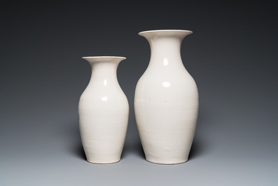 Two Chinese grisaille vases, one with a Jinhe 錦合 mark, Fengxi Chaozhou kilns, 19/20th C.