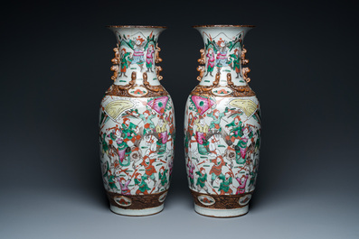 Deux paires de vases en porcelaine de Chine dite 'de Nankin', 19&egrave;me