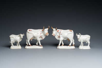 Quatre paires de vaches en fa&iuml;ence de Delft, 18&egrave;me