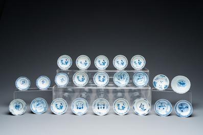 23 Chinese blue and white cups and 17 saucers, 19th C.