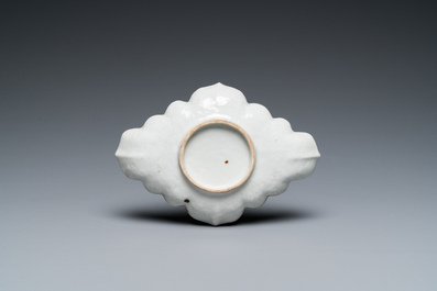 A Chinese famille rose 'Wu Shuang Pu' cup stand and a blue and white 'animals' box, 19th C.
