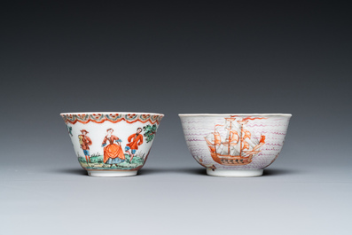 Een Chinees famille rose exportporseleinen bord en twee koppen en schotels, Qianlong