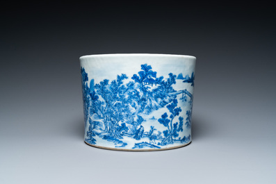 A Chinese blue and white brush pot with a refined landscape, 19th C.