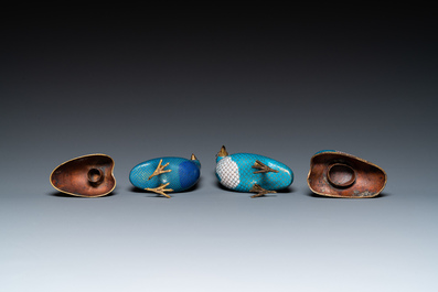 Deux bo&icirc;tes couvertes en forme de cailles en &eacute;maux cloisonn&eacute;s, Chine, Qing