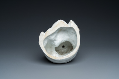 A Chinese Dehua blanc de Chine sculpture of Guanyin with a ruyi, Boji Yuren 博及漁人 mark, 19/20th C.