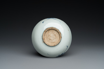 Een Chinese blauw-witte ko-sometsuke kom met een landschap en kalligrafie voor de Japanse markt, Tianqi