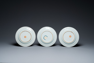 Thirteen Chinese Imari-style plates, Qianlong