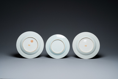 Thirteen Chinese Imari-style plates, Qianlong
