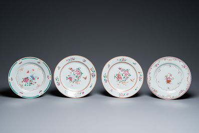 Twaalf Chinese borden, een onderschotel en twee kommen in famille rose en Imari-stijl porselein, Kangxi/Qianlong