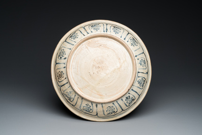 A Vietnamese or Annamese blue and white 'floral' dish, 15/16th C.