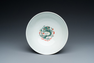 A rare Chinese famille verte 'dragon' bowl, Chenghua mark, Kangxi