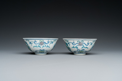 Paire de bols en porcelaine de Chine doucai, marque de Yi Pin Tang Zhi 一品堂製, Guangxu