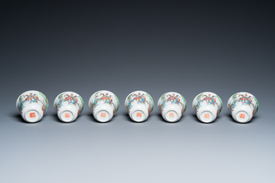 Sept tasses et huit soucoupes en porcelaine de Chine famille rose, marque et &eacute;poque de Tongzhi
