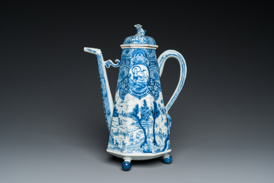 Cafeti&egrave;re couverte en porcelaine de Chine en bleu et blanc &agrave; d&eacute;cor de 'La d&eacute;esse Europe et le taureau', Kangxi