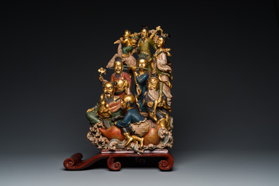 Groupe en bois laqu&eacute; et polychrom&eacute; figurant les huit immortels, Chine, 19/20&egrave;me