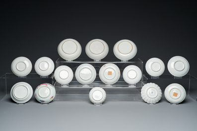 Een collectie Chinees blauw-wit, famille rose, verte en Imari-stijl theegoed, Kangxi/Qianlong