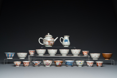 Een collectie Chinees blauw-wit, famille rose, verte en Imari-stijl theegoed, Kangxi/Qianlong