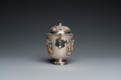 Hiratsuka Mohei (Japon, 1836-?, attribu&eacute; &agrave;): Br&ucirc;le-parfum de type 'koro' en argent &eacute;maill&eacute; et ajour&eacute;, Meiji, 19&egrave;me