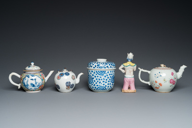 Six Chinese blue and white and famille rose porcelain wares, Kangxi and later