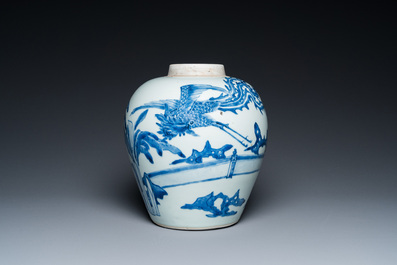 Een Chinese blauw-witte 'kylin' pot, Shunzhi