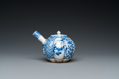 A Japanese blue and white Arita hot water kettle, Edo, 17/18th C.