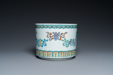 A Chinese doucai 'bajixiang' jardini&egrave;re, Qianlong/Jiaqing