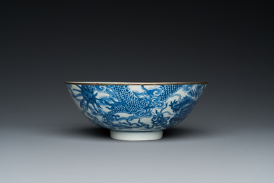 Een Chinese blauw-witte 'Bleu de Hue' kom voor de Vietnamese markt, Tự Đức periode, eind 19e eeuw