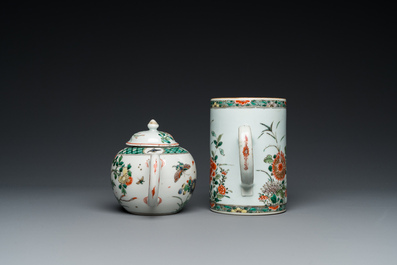A Chinese famille verte teapot and a mug, Kangxi