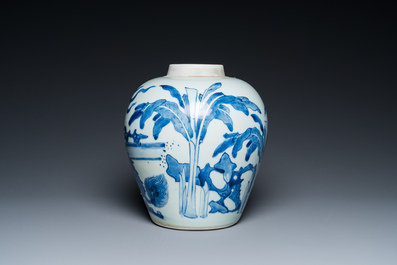 Een Chinese blauw-witte 'kylin' pot, Shunzhi
