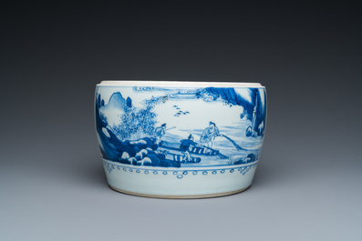 A Chinese blue and white tureen, Kangxi